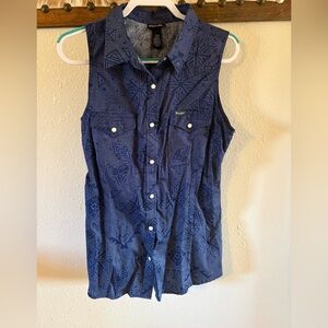 Wrangler Navy Blue Geometric Print Sleeveless Button-Down Shirt